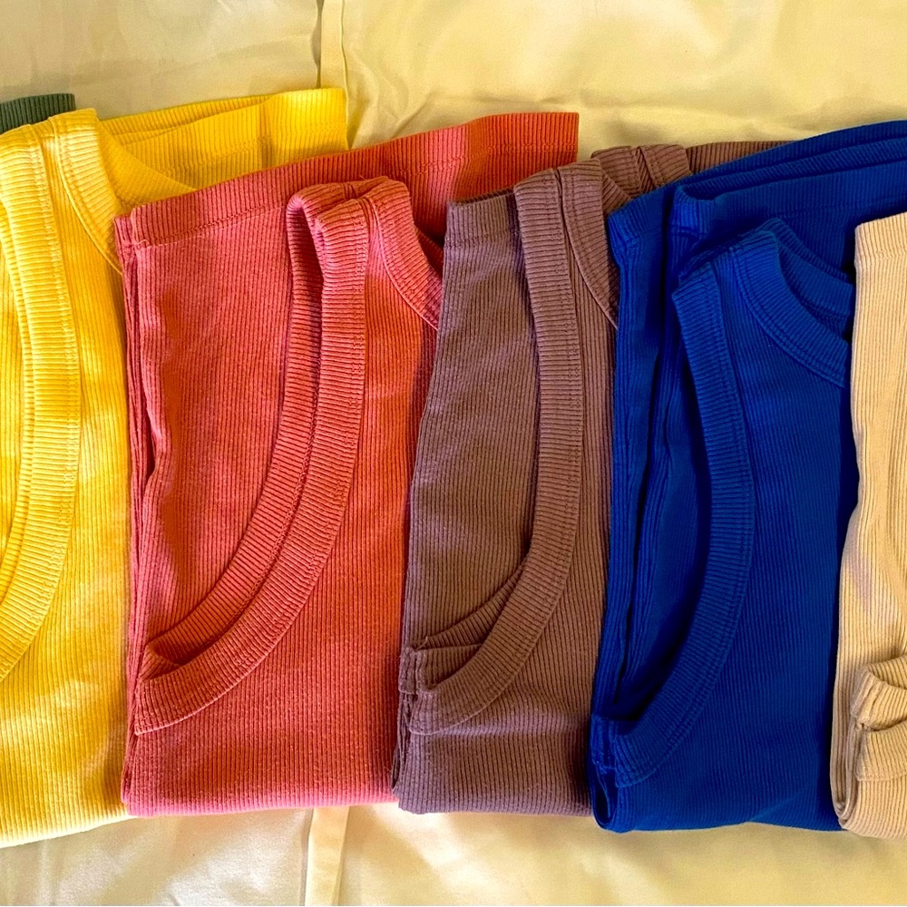 Womens SO  Favorite Tank Bundle (6) Very Nice ,Like New